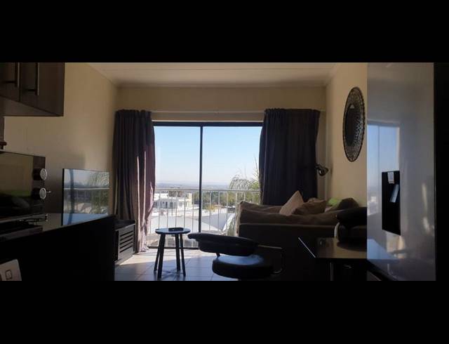 1 BEDROOM APARTMENT FOR SALE IN LONEHILL